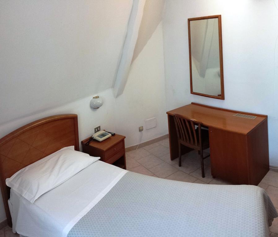 Hotel Eden Sanremo Phòng bức ảnh