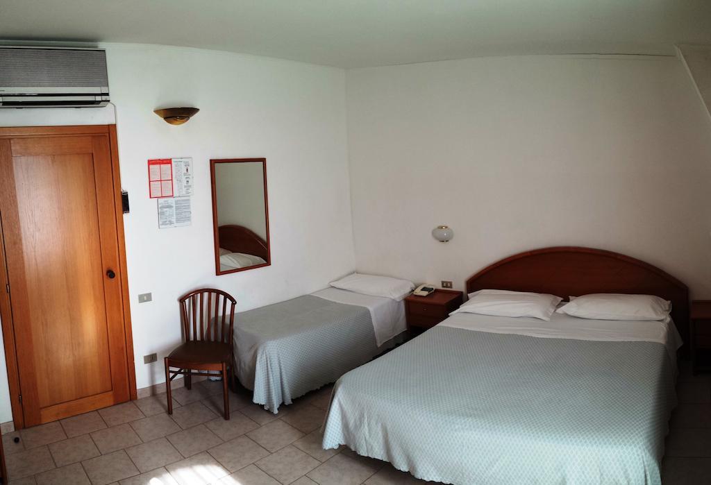 Hotel Eden Sanremo Phòng bức ảnh